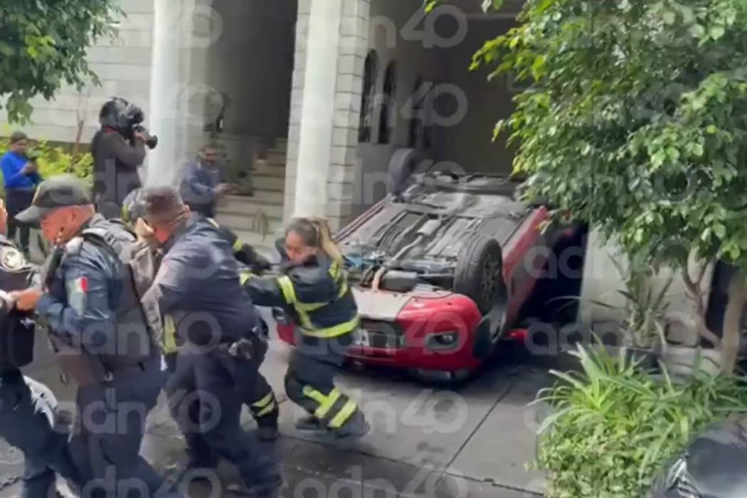 VIDEO: ¡Vaya susto! Cae auto de elevador de un estacionamiento de un edificio