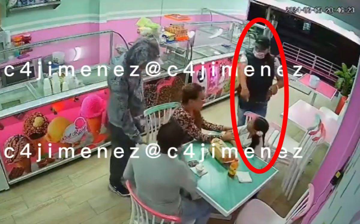 Video: En Chimalhuacán, asaltantes amenazan con pistola a niña para robar a sus padres