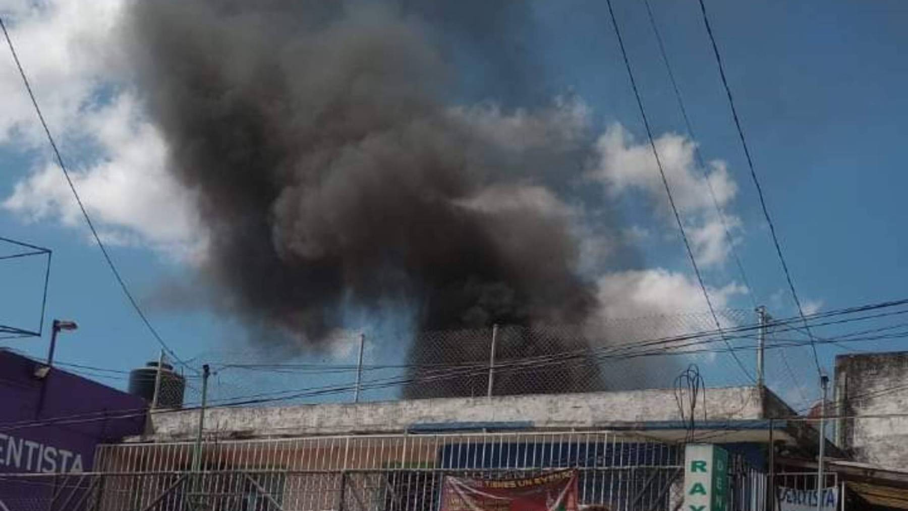 Cuautitlán Izcalli: Se registra un incendio en una casa habitación