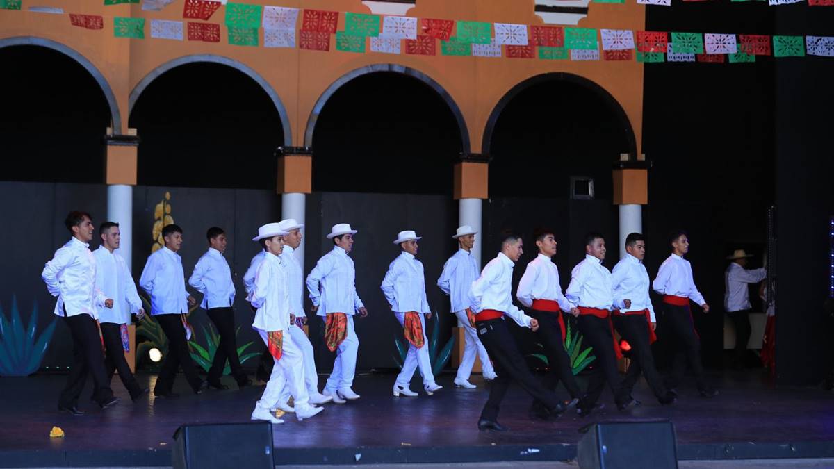 Buscan formar grupo de danzas regionales en el Valle de Toluca