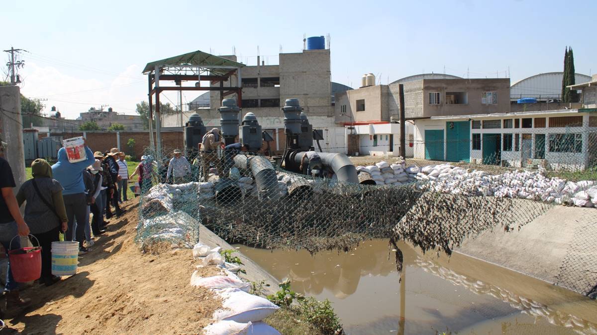 Chimalhuacán: refuerzan canal para evitar otro desbordamiento