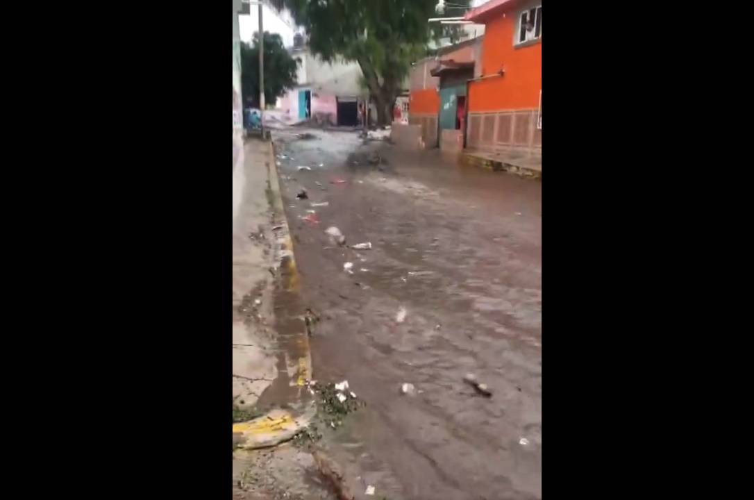 ÚLTIMO MOMENTO: Se desborda presa Tierra Blanca en Ecatepec