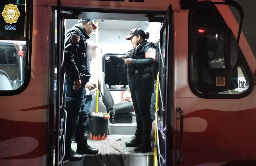 Agentes de la Brigada de Vigilancia Animal acudieron al llamado. Foto: SSC-CDMX