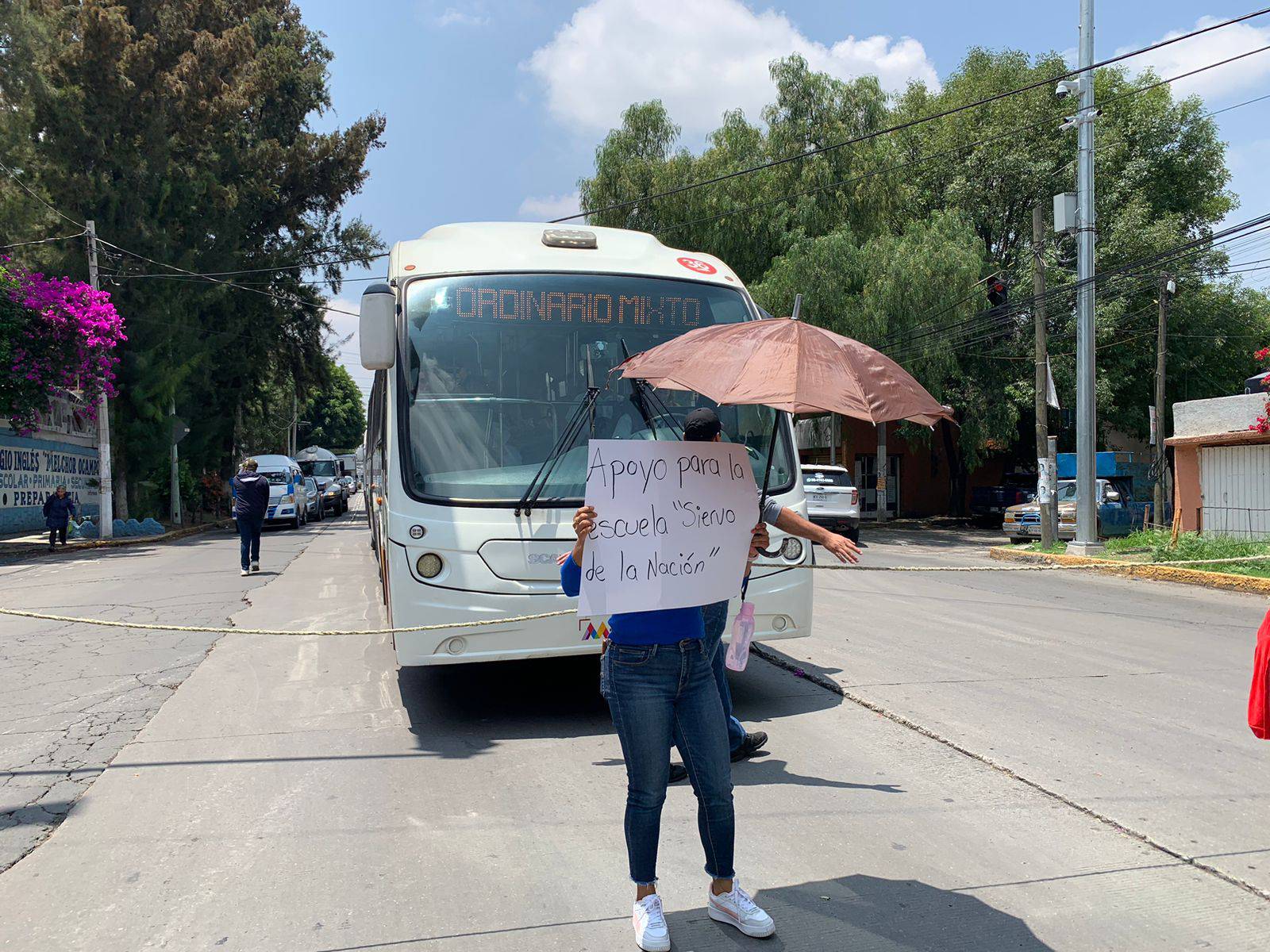 ¡Nuestra escuela se está cayendo a pedazos!, denuncian padres de familia en Ecatepec