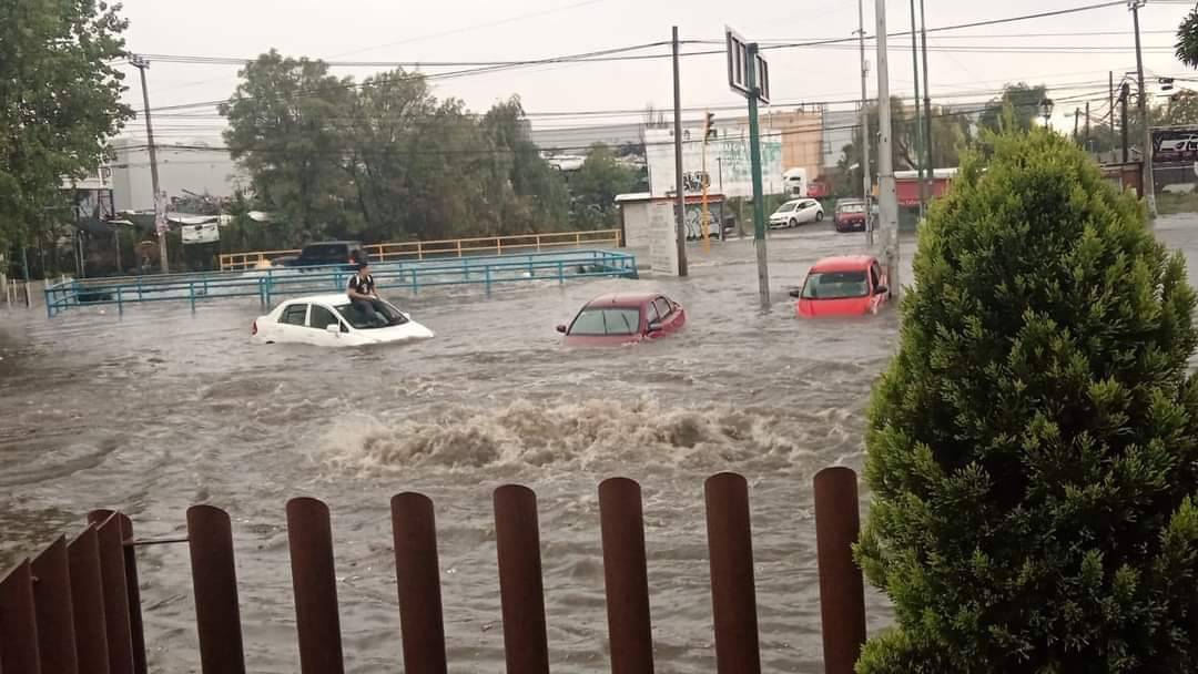 Atizapán de Zaragoza: grave inundación por fuertes lluvias