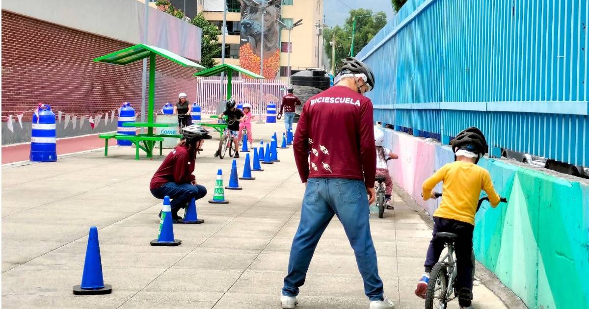 Lanza 'Iztapasauria' curso GRATIS para andar en BICICLETA en estas vacaciones de verano