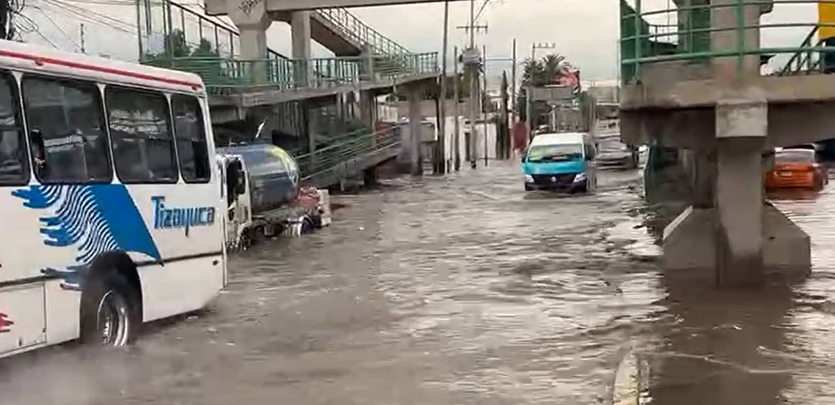 Ecatepec: Cae intensa lluvia en la zona de Chiconautla