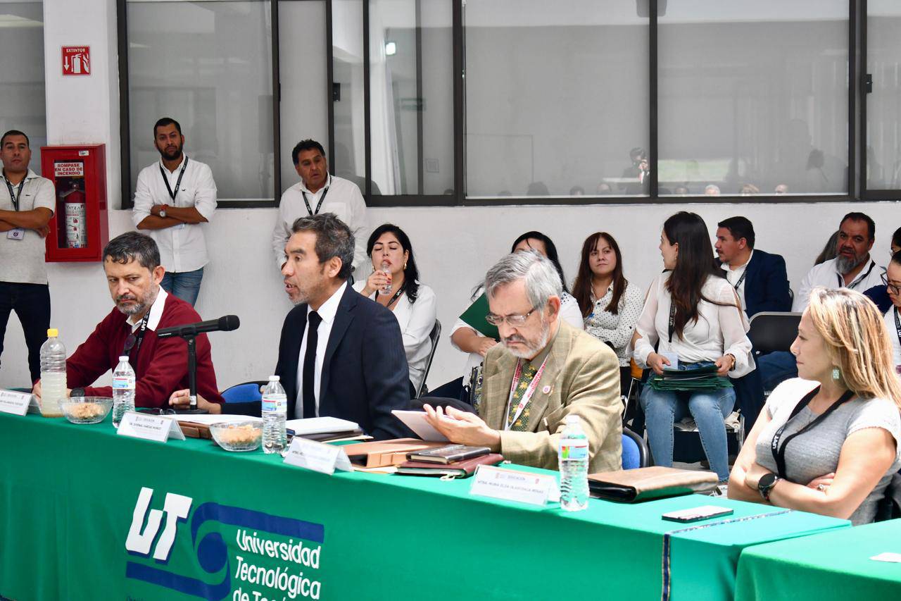 Edomex trabaja en fortalecer la educación superior