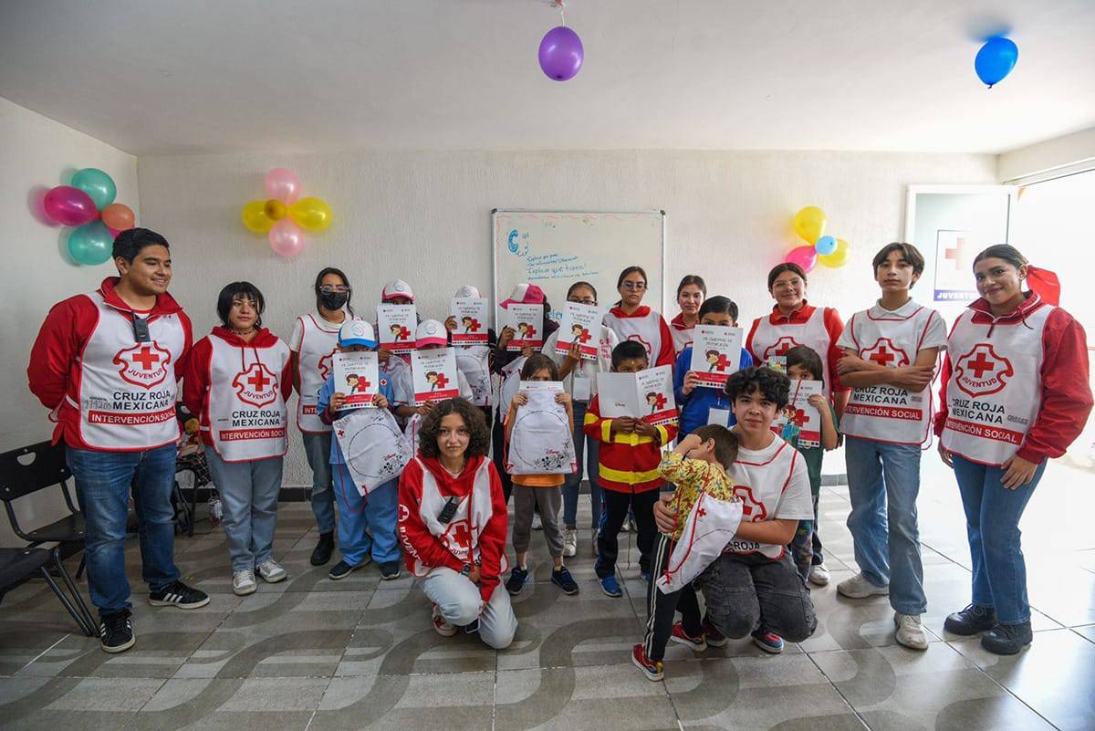 Jóvenes participan en curso de verano 2024 de Cruz Roja Mexicana