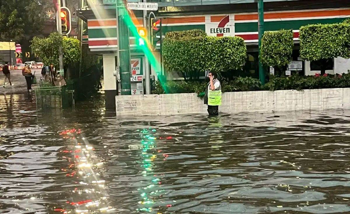 Activan Alerta Naranja para 8 alcaldías de CDMX por fuertes lluvias este viernes