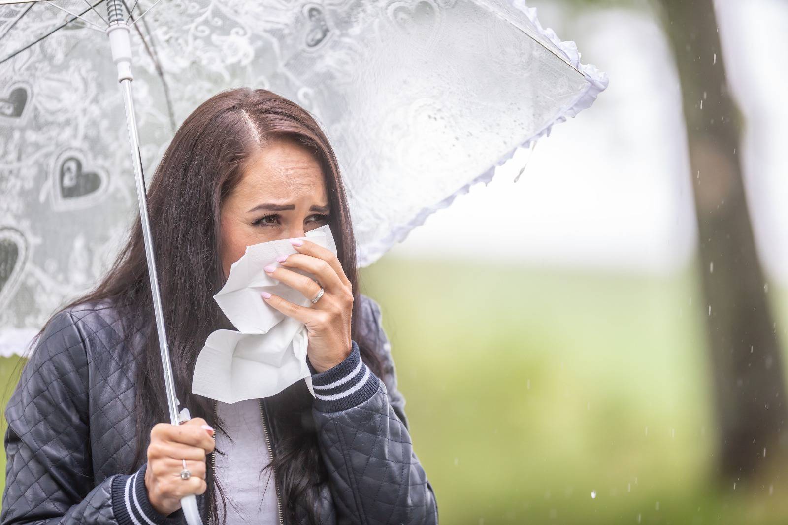 Toma medidas para protegerte de las enfermedades por las lluvias