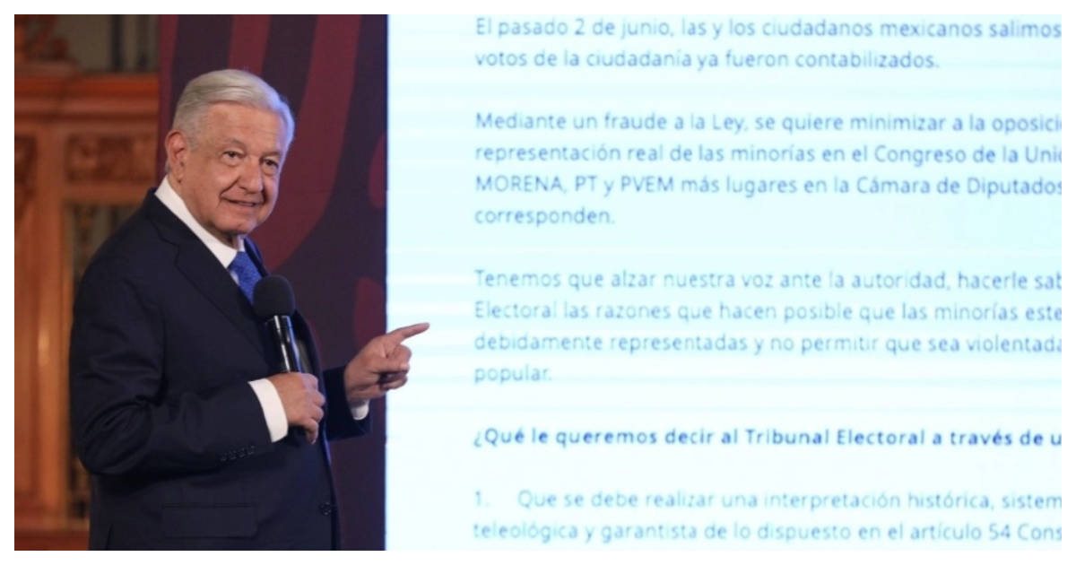 AMLO acusa a la ‘Marea Rosa’ de querer violar la ley para reparto de curules