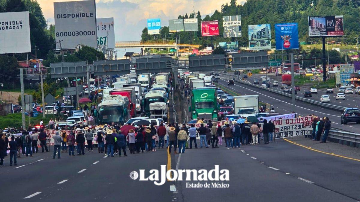 Continúa bloqueo en la México- Toluca por tren “Insurgente”