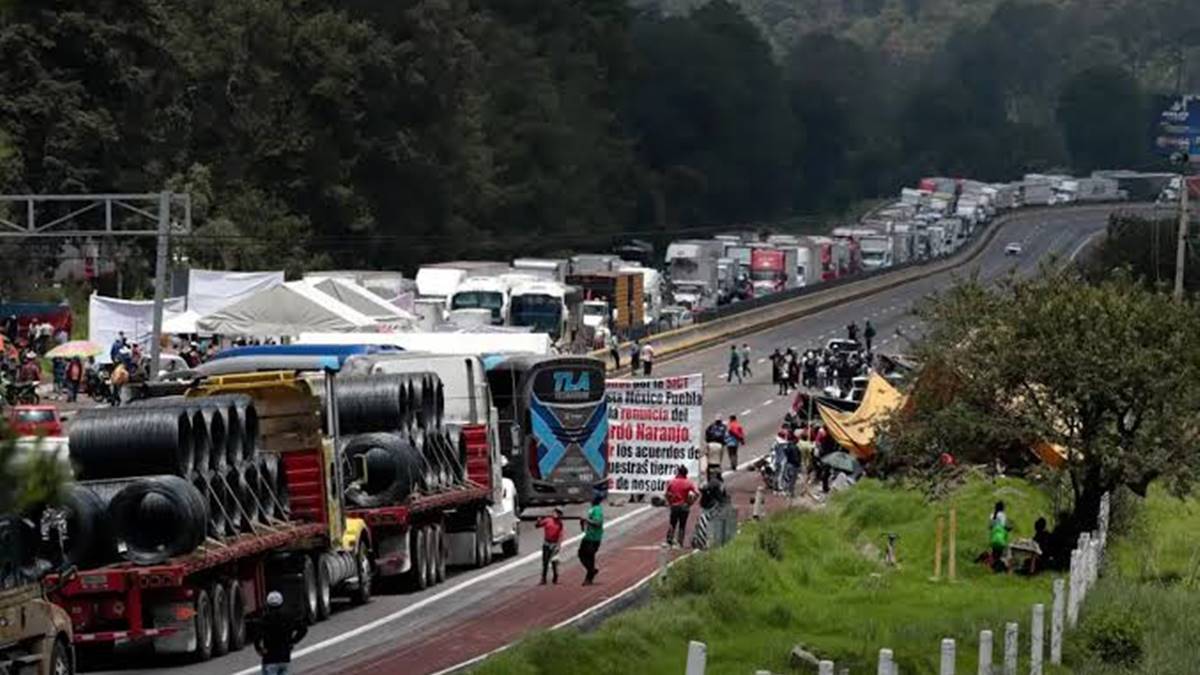 Más 100 mil camiones de carga afectados por el bloqueo de Arco Norte