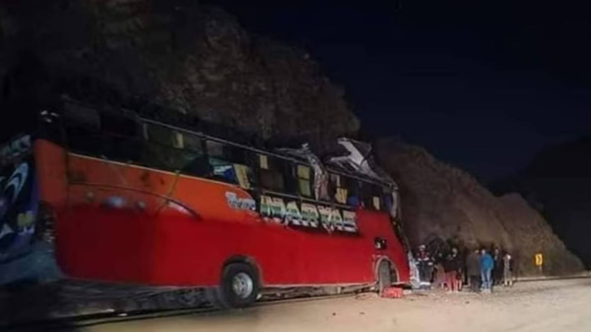 Bolivia: accidente de autobús deja 14 muertos