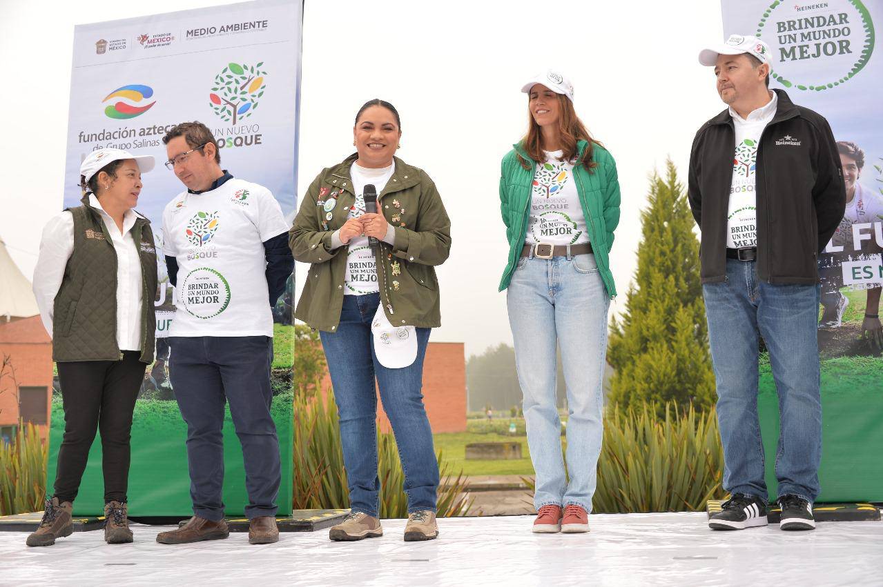 Metepec: Siembran 2 mil plantas en Parque Ambiental Bicentenario