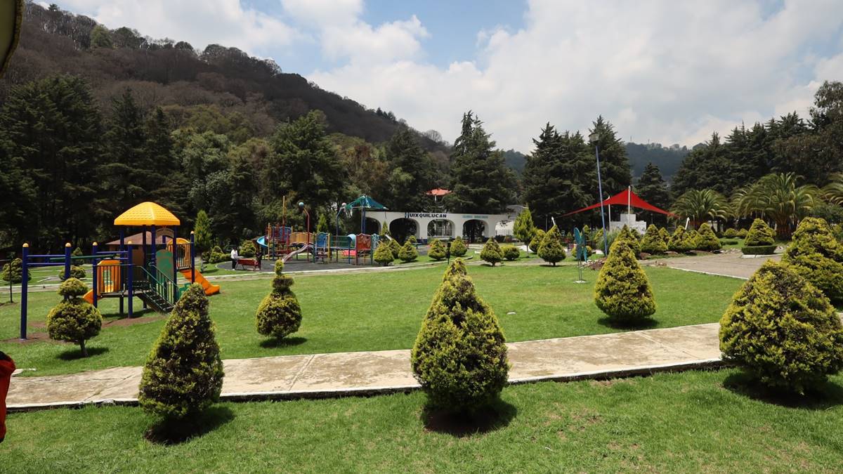 Huixquilucan riegan parques y jardines con agua tratada