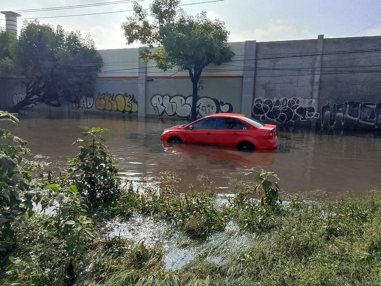 [VIDEO] Vía Morelos bloqueada por inundaciones en Ecatepec