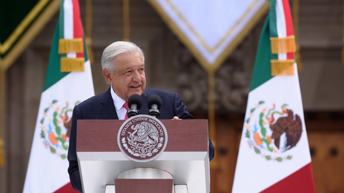 “Indispensable, seguir luchando por construir una patria nueva”: AMLO