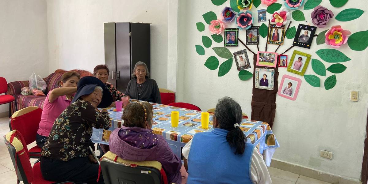 Casas del adulto mayor en Atenco en malas condiciones y sin maestros