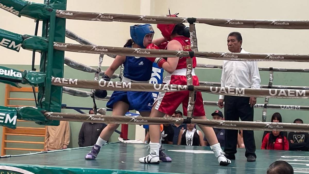 Festival de Boxeo UAEMéx fogueó a jóvenes en 21 peleas