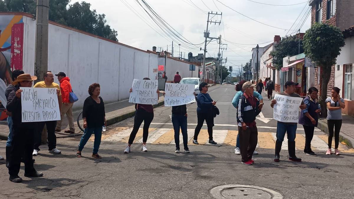 Realizan manifestación por inundaciones en Lerma