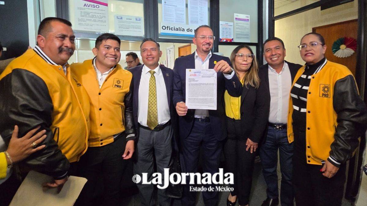 PRD formaliza solicitud de registro local, ante disputa presentan dos peticiones