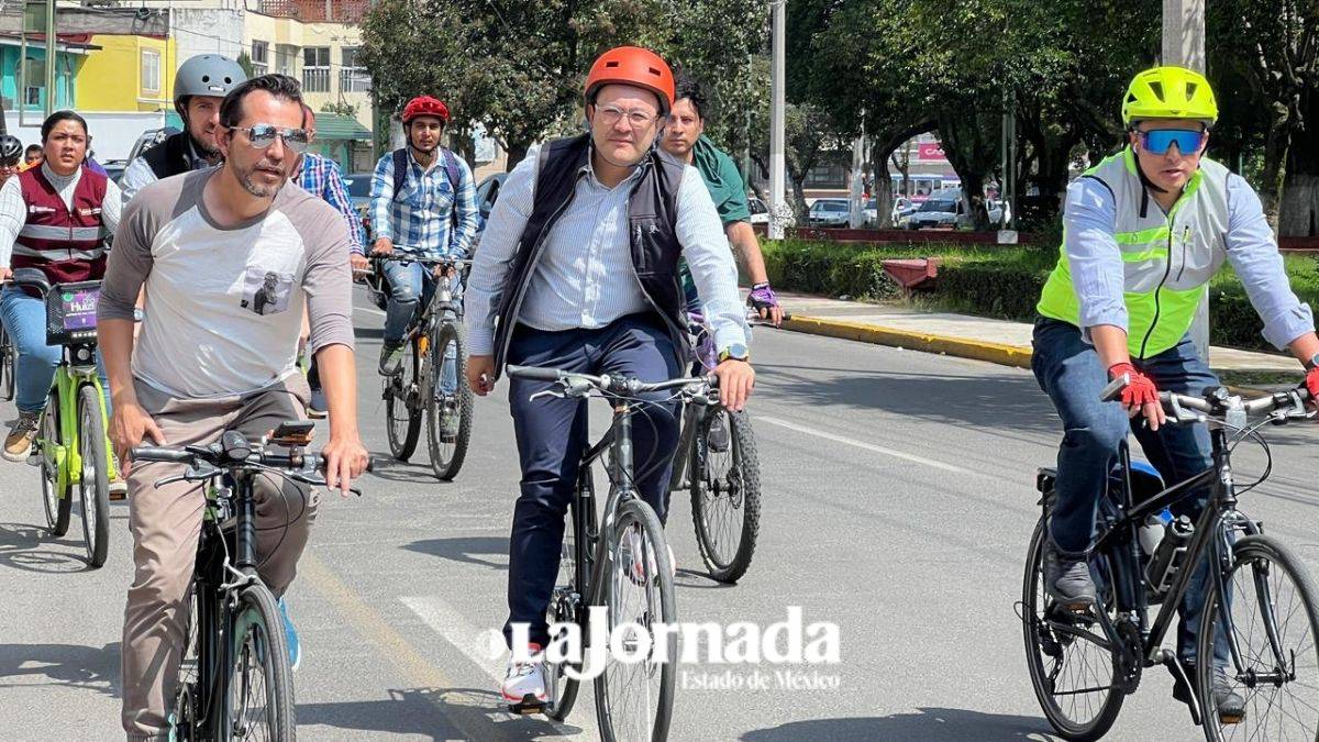 Toluca: Estacionamiento en vía pública para conciliar obra de ciclovía en Isidro Fabela