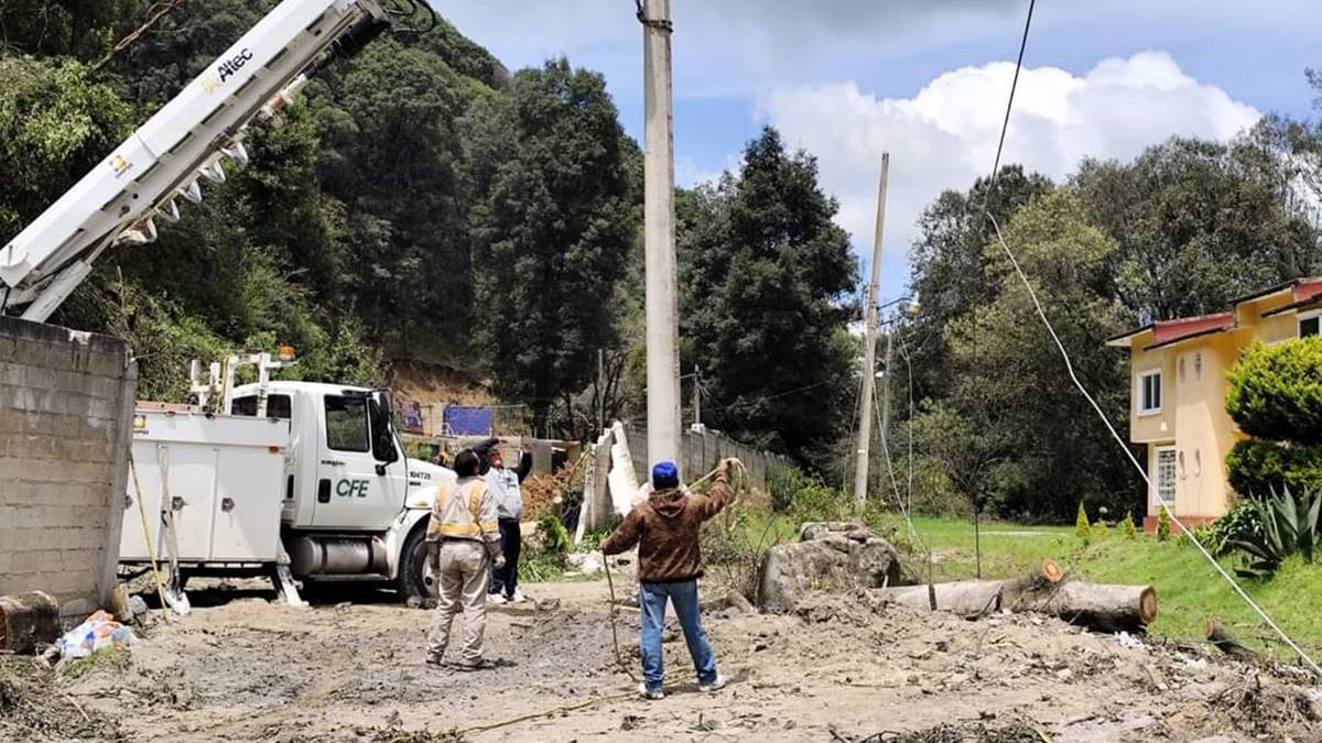 Jilotzingo: Siguen trabajos de CFE y Telmex para recuperar servicios