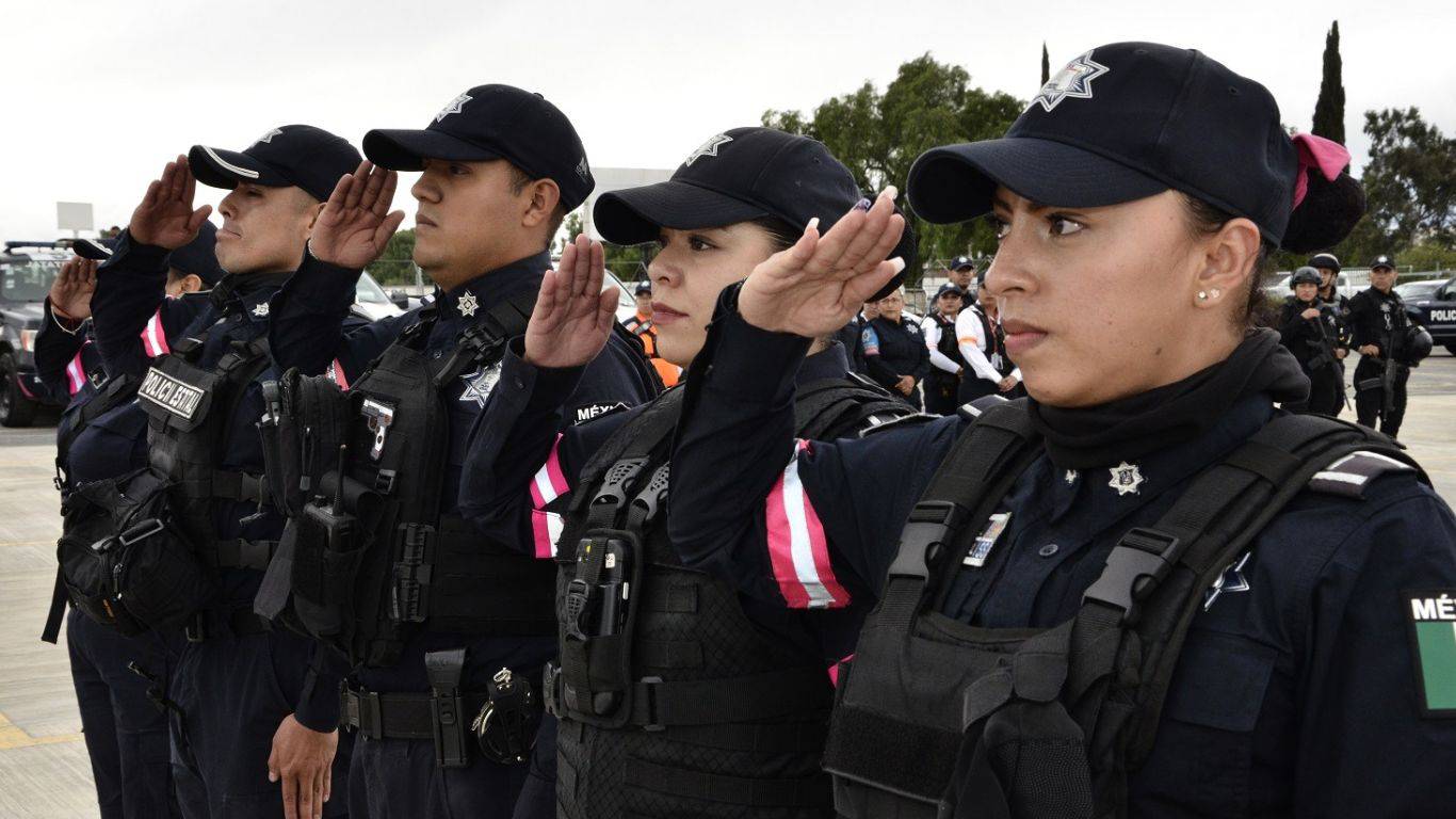 Elementos de la Policía de Género desplegados en el "Operativo Violeta" en municipios del Estado de México