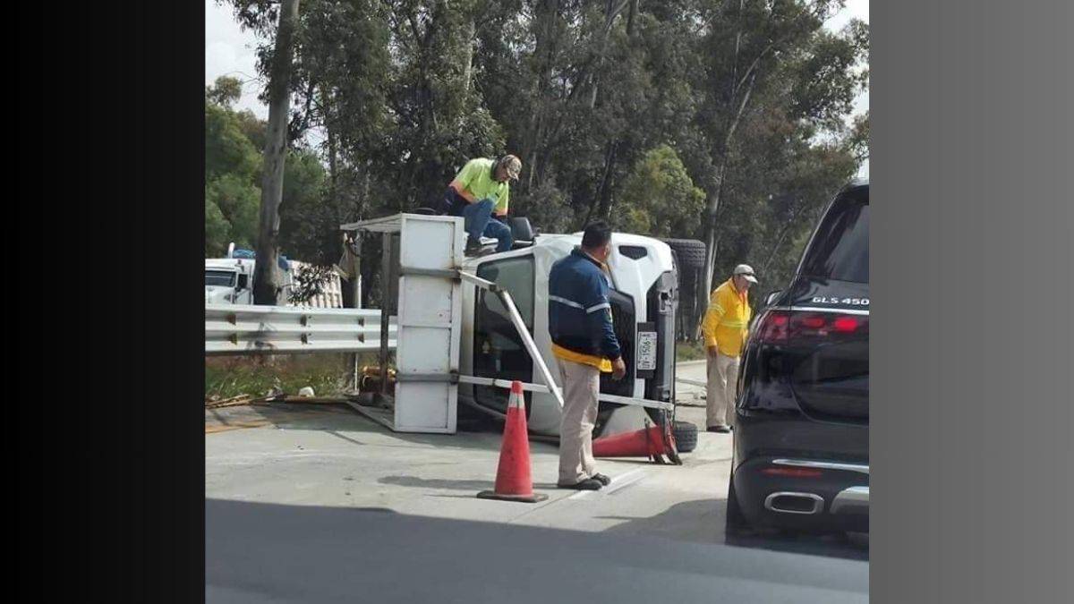 Tepotzotlán: Muere hombre prensado en choque en la México- Querétaro