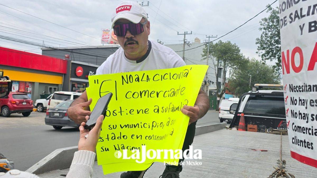 Comerciantes protestan tras trabajos de delimitación de ciclovía en Isidro Fabela