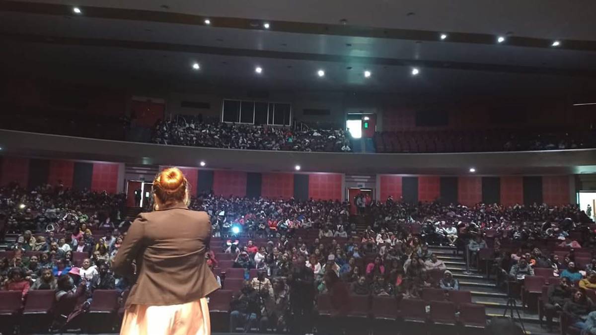 Chimalhuacán: imparten conferencia sobre la nueva escuela mexicana 