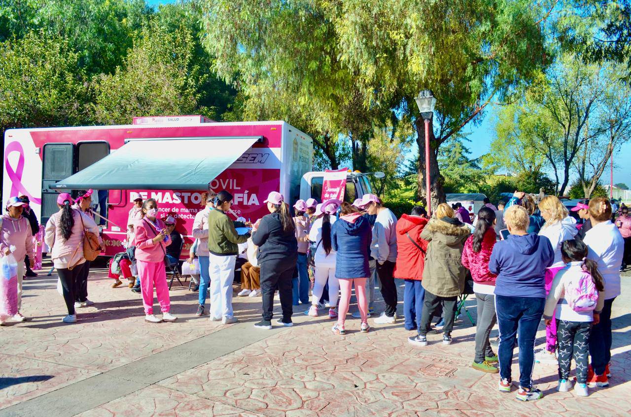 Realizan caminata estatal de prevención del Cáncer de Mama en Tecámac