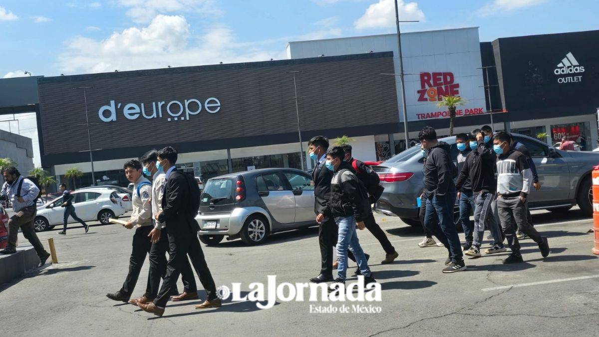 Toluca: Estudiantes de Tenería bloquean Pino Suárez