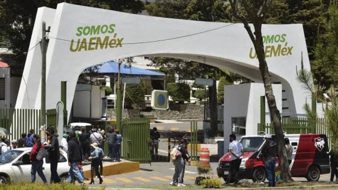 Estudiantes denuncian negocio de certificaciones falsas en UAEMéx