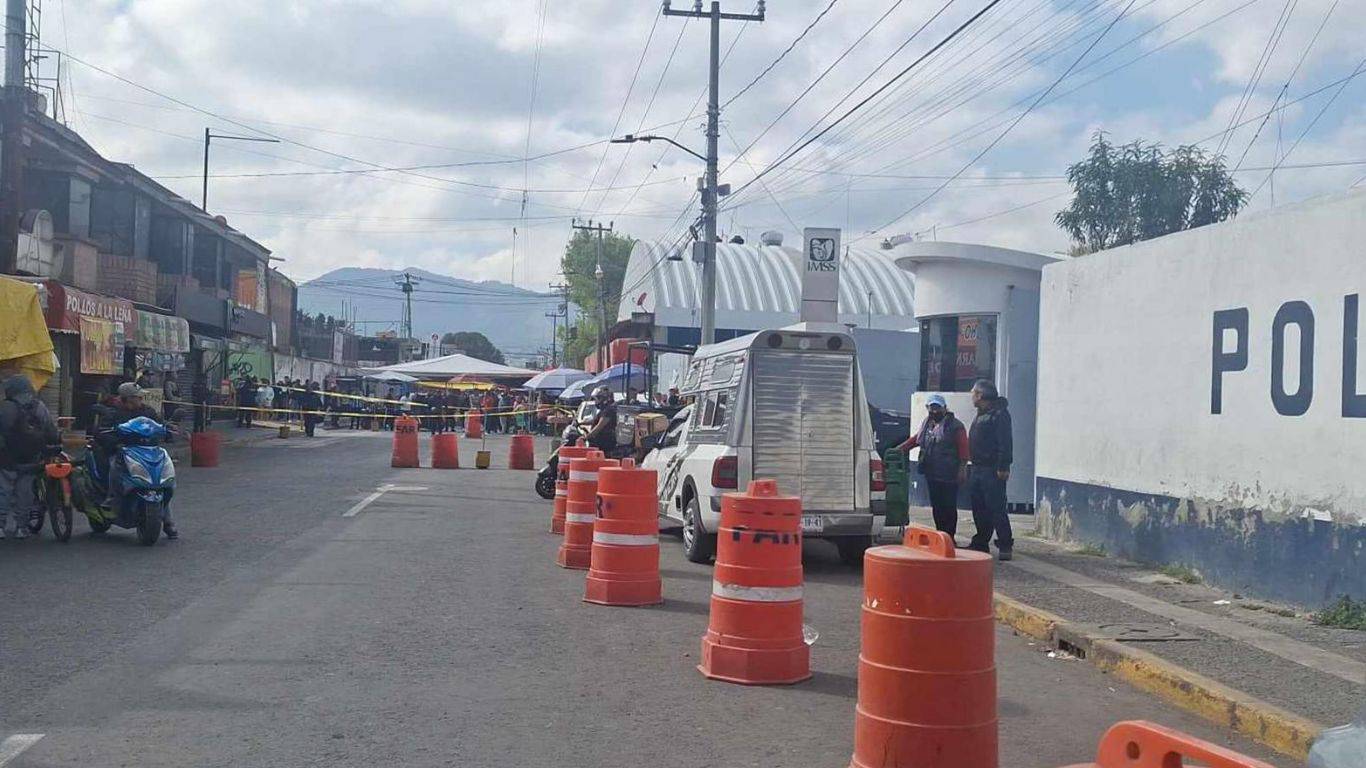 Pareja es baleada frente a módulo de la policía estatal en Coacalco