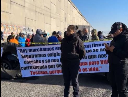 Bloqueo en la Toluca-Naucalpan provoca caos vehicular