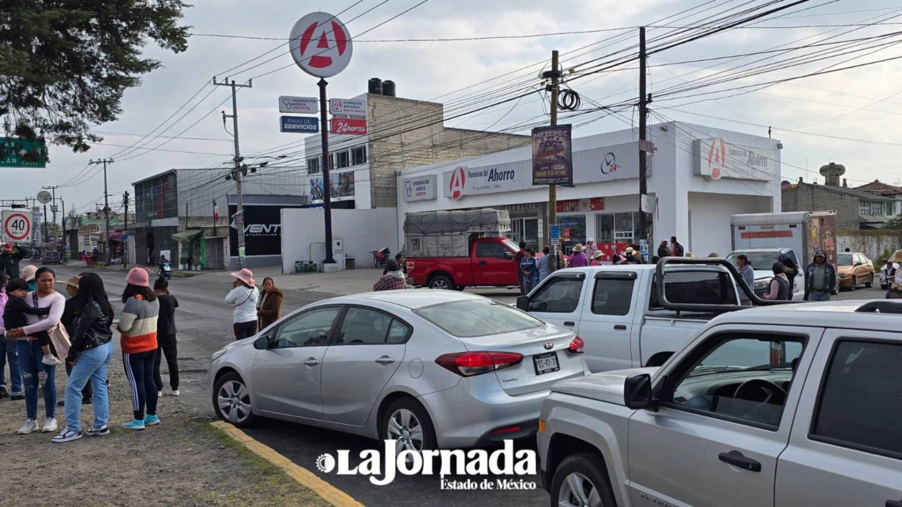 Día de caos en Toluca: bloqueos y accidente paralizan la ciudad