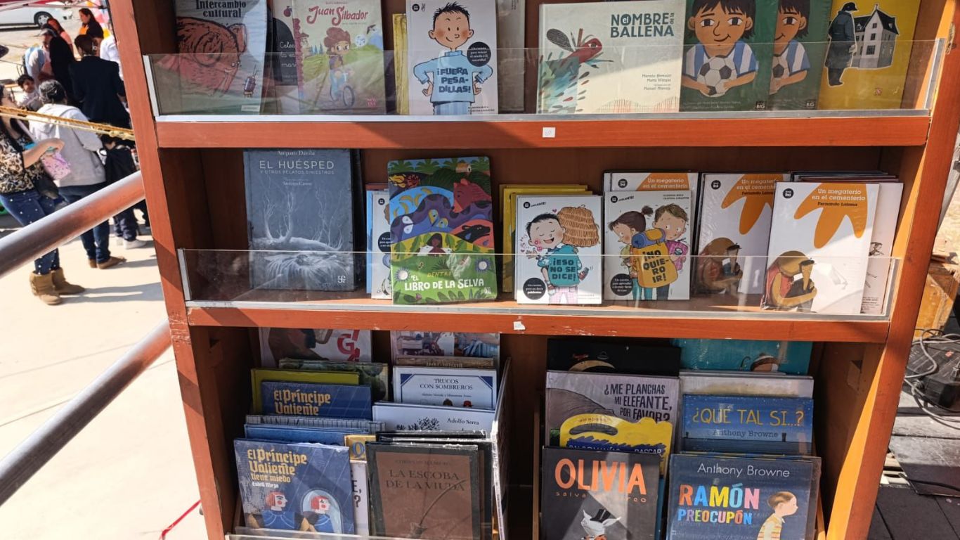 Librobús llega a 133 escuelas del Edoméx en 2024