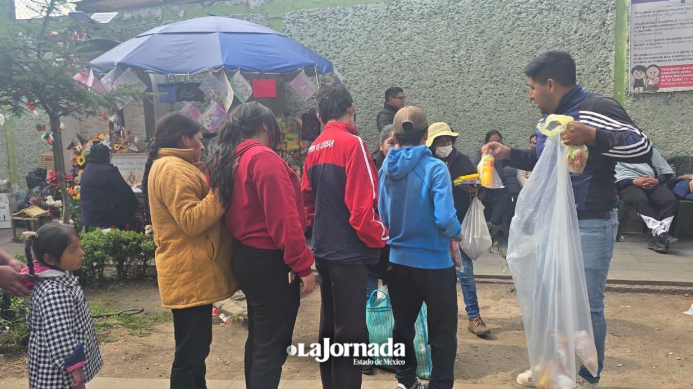 Sociedad organizada solidaria con personas en refugios