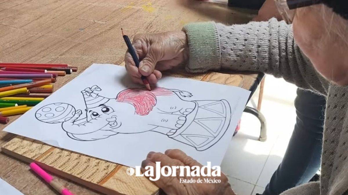 Abuelitos abandonados esperan Navidad en albergue