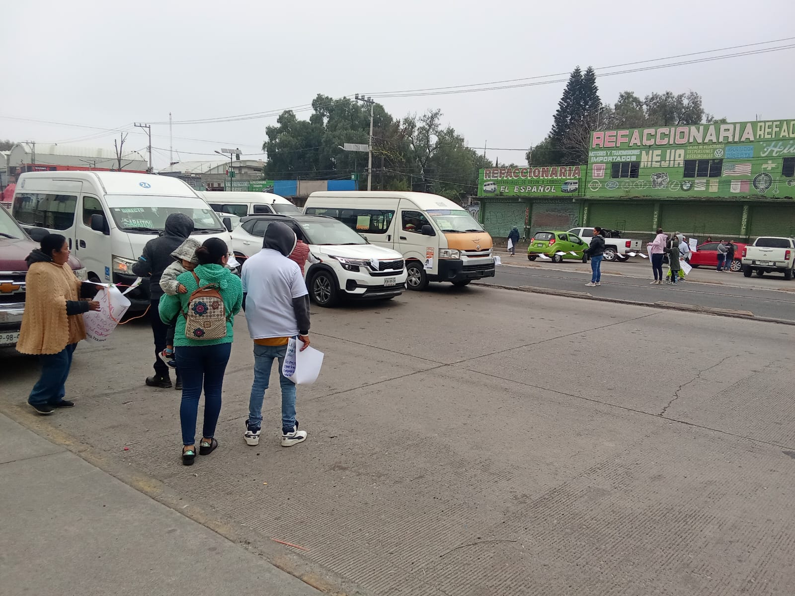 Bloquean carretera México-Pachuca en ambos sentidos