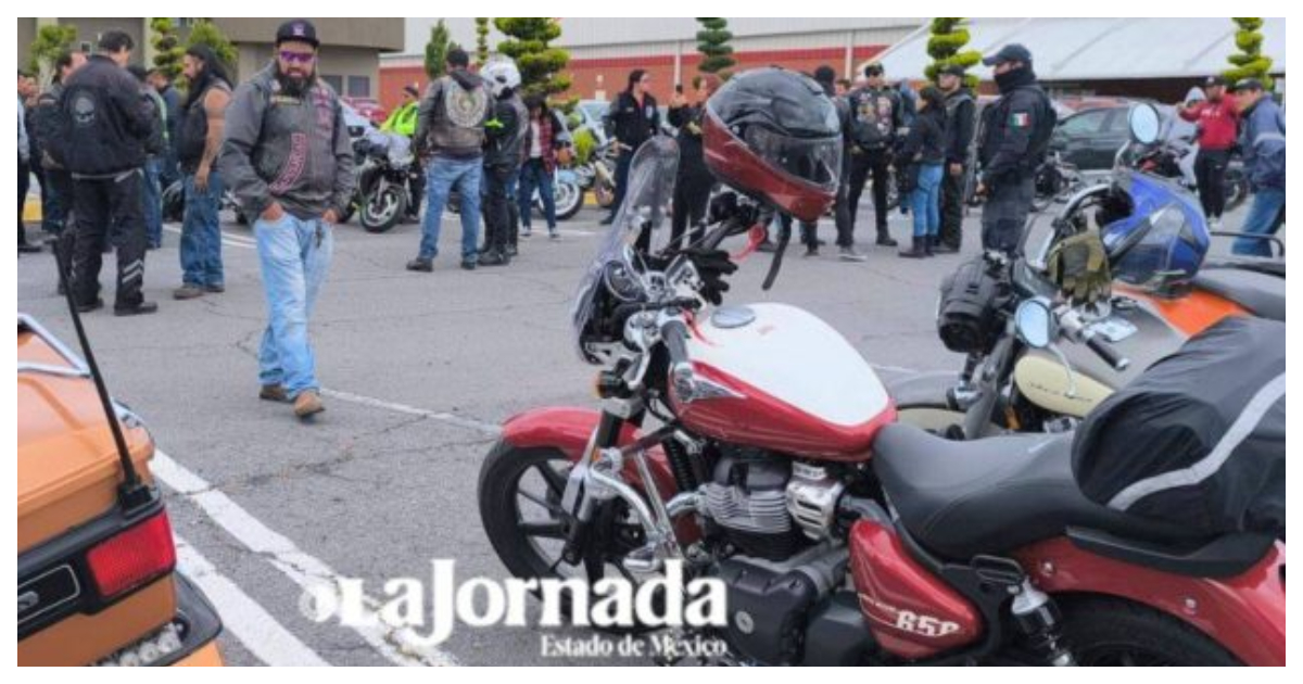 ¿Cuál es el propósito de la certificación de motociclista en el Edomex?