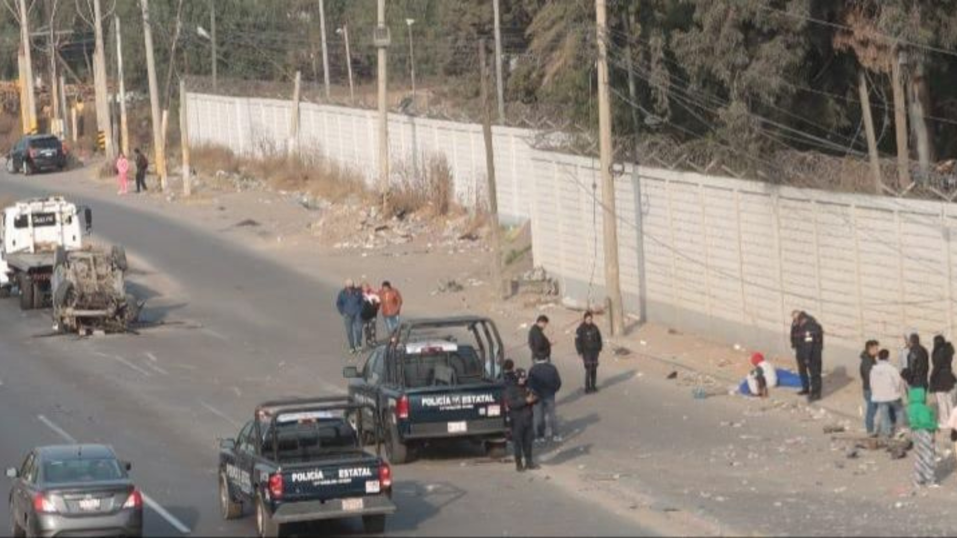 Mujer pierde la vida tras volcadura en la Texcoco-Lechería