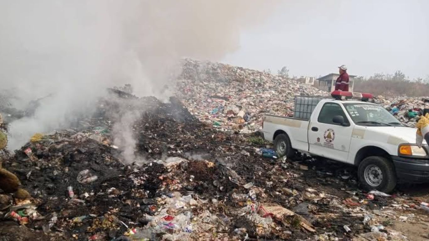 Tiradero se incendia en San Martín de las Pirámides