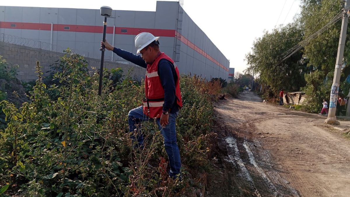 Autoridades darán mantenimiento a las calles alternas del Tren Suburbano en Tultepec.