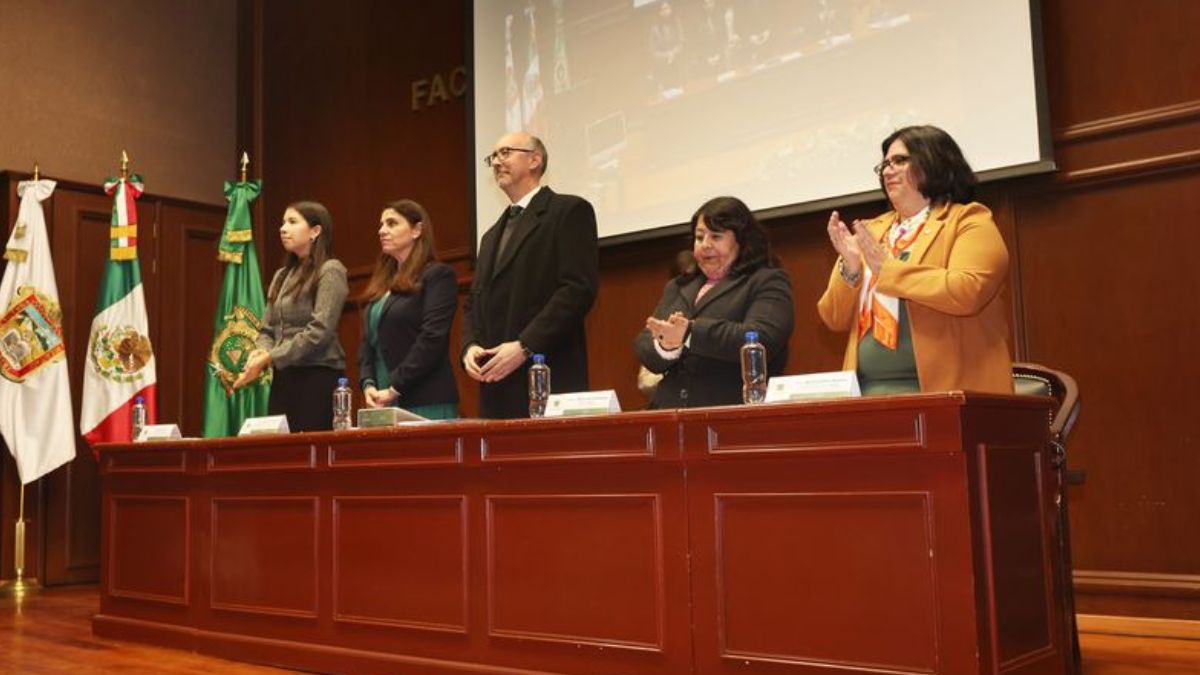 UAEMéx entrega equipamiento a la Facultad de Ciencias Políticas y Sociales