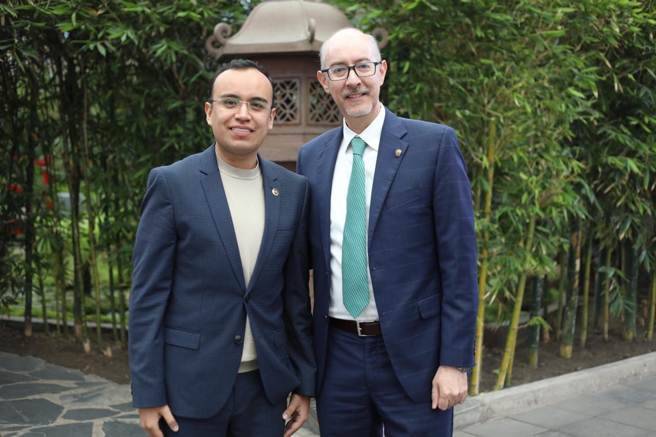 Samuel Hernández celebra la llegada de la preparatoria UAEMéx a Tecámac